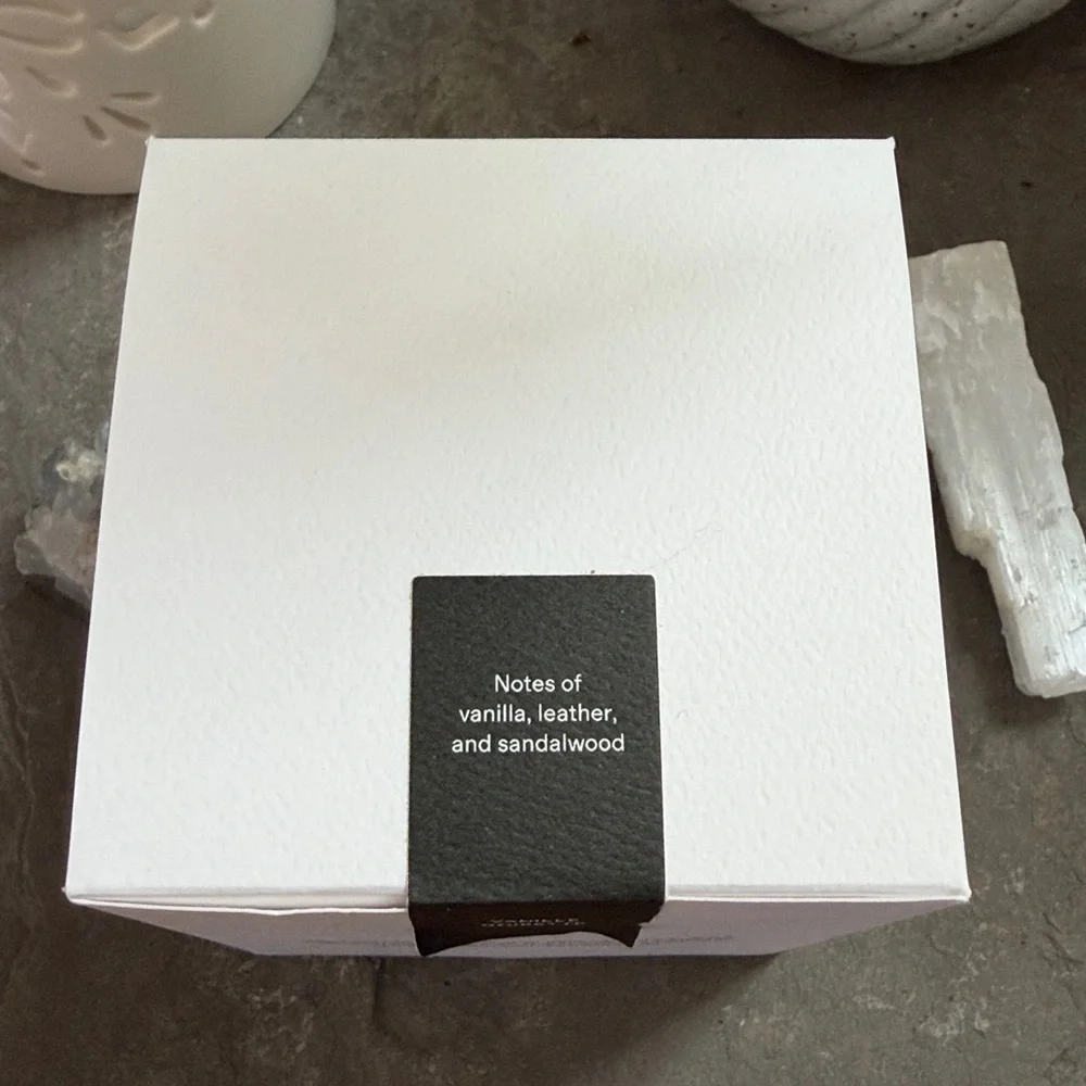New Quince Vanilla Noisette Scented Candle home fragrance cream glass vessel box - Picture 4 of 9